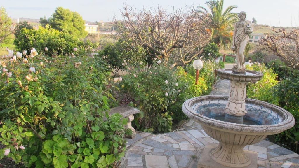 Paradiso Bed & Breakfast Grotte (Sicily)