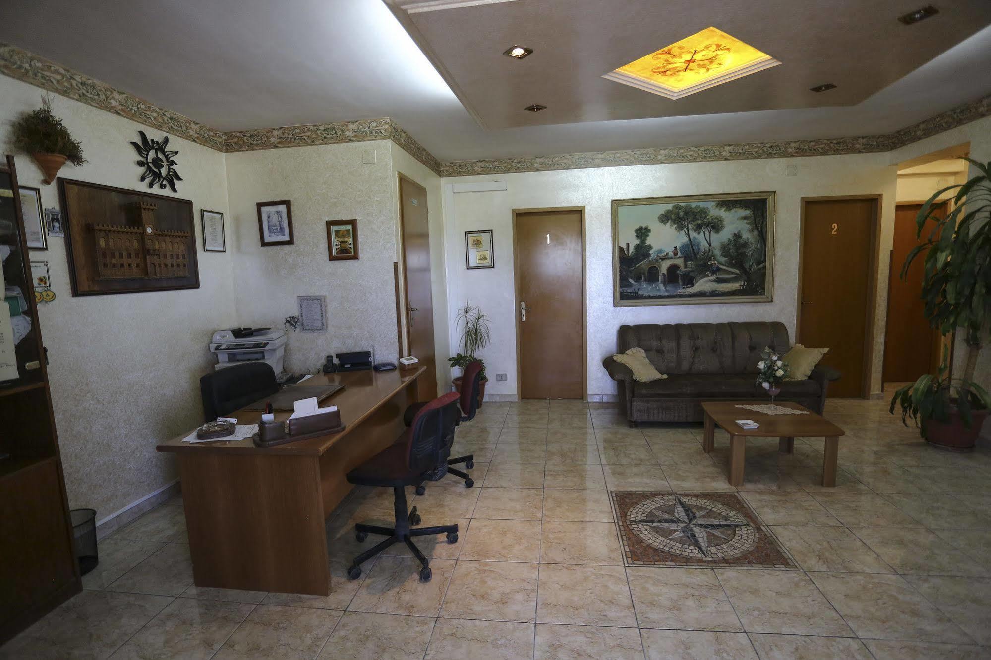 Paradiso Bed & Breakfast Grotte (Sicily)